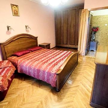 Реалтная 2-ка в Цертре, метро Университет, Ярослава Мудрого