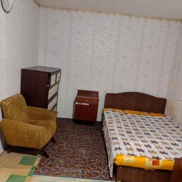 Продам 2-комнатную квартиру на Коммунаре, Красный камень, р-н Комфи, 2 этаж. Срочно. Реальная