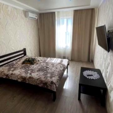 Сдам длительно однокомнатную Таирова Небесной Сотни