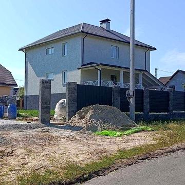 Будинок біля озера