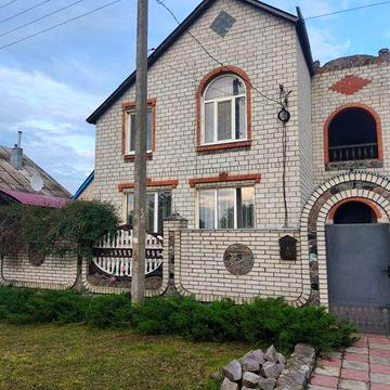 Продам будинок в селищі Нова Водолага з усіма зручностями