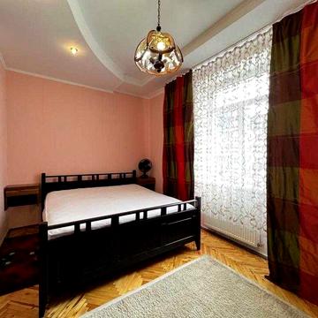3-кімнатна квартира в центральній частині міста