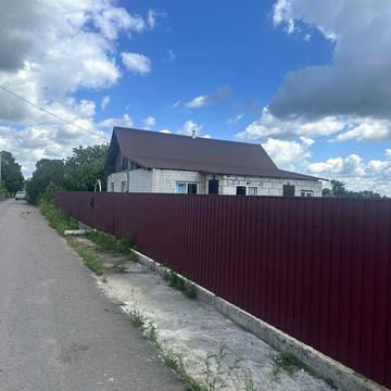 Продається затишний одноповерховий будинок у селі Райгородок Бердичів- ського району. Будинок розташований у тихому місці.