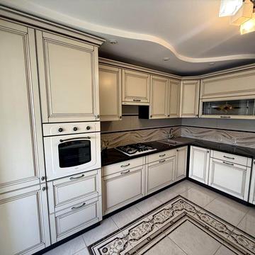 Продається 2-ох км квартира, р-н Канада, вул. Коновальця