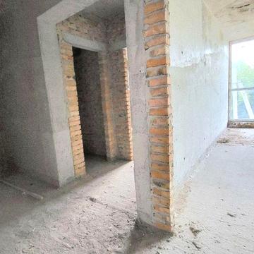 2 кімнатна квартира від власника 67м² можна робити ремонт та заселятися 2контурний котел на 2 сторони побудований заселений будинок вигідна ціна