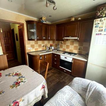 Продам 2к.кв Вороніна 19а у натуральному дереві, дуже тепла