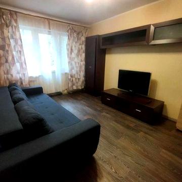 Продам 1 ком. квартиру. Адмиральский пр. Ремонт.