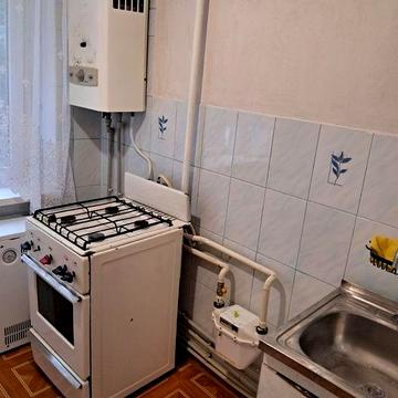 Продам двокімнатну квартиру в селищі Новому від власника