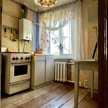 2-х Колачевського, 112, цегл будинок, тепла