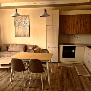 Продається сучасна двокімнатна квартира площею 73,3 м²