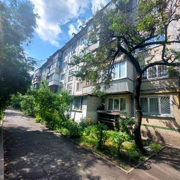 Продам 2 комн.квартиру (смеж.), бул.Верховної Ради (БВС) 26А, БЕЗ КОМИССИИ, метро Дарница