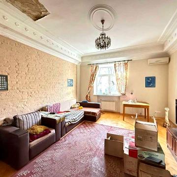 Продаж 3-к квартири в центрі, вул. Костельна (90 кв.м.)