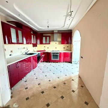 В продажу 4 к к - студія на вул. Садовій в Новобудові , 160 кв м