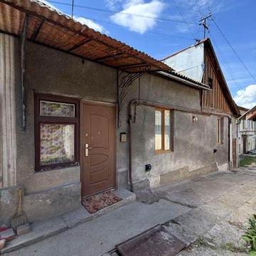 2 кімнатна в ЦЕНТРІ з меблями та технікою 50м2
