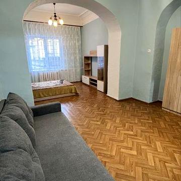 Оренда квартири в самому центрі міста, 48 кв, є світло постійно!