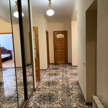 Здам в оренду 3кімн квартиру з  гаражем,, власник