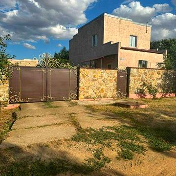 Продаж гарного будинку