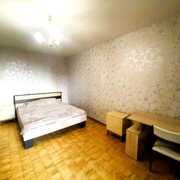 Оренда 1к.кв-ри  поруч з метро вул. Лариси Руденко 3б.