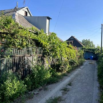 Продаж частини будинку на Бородинському