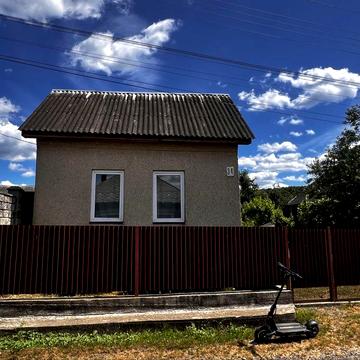 Продається ділянка з будинком в селі Оріховиця
