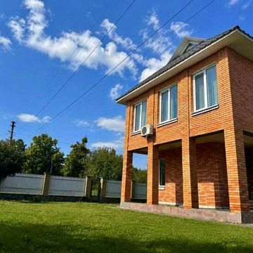 Продається двоповерховий будинок у селі Кодаки, Київська область