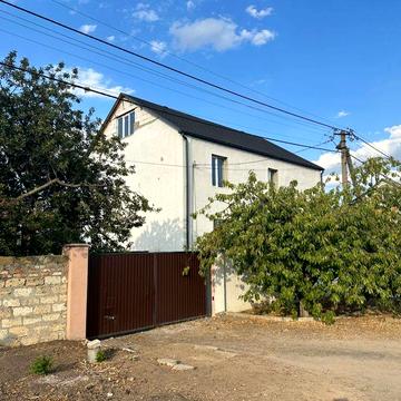 Продаж будинку • 2 поверхи  • 307 м² • 30 соток • селище Полігон • власні теплиці • #146355