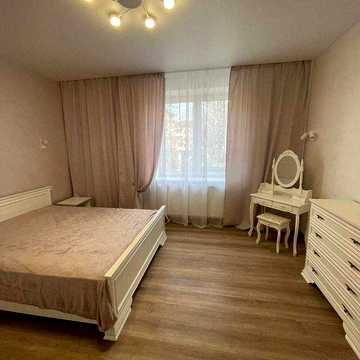 2к квартира з в центрі, вул. Франка, закрита територія