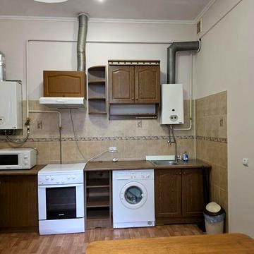 Здається двох кімнатна квартира на вулиці Головна  в районі готелю Київ