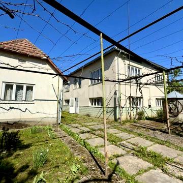 Продається великий будинок в с.Онок з великою ділянкою 50 сот.