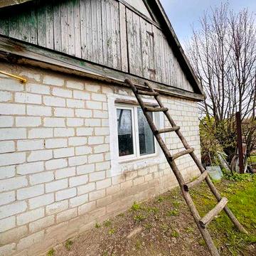 Пропонується до продажу цегляний будинок у затишному місці з великою ділянкою. Кременчуцький район.