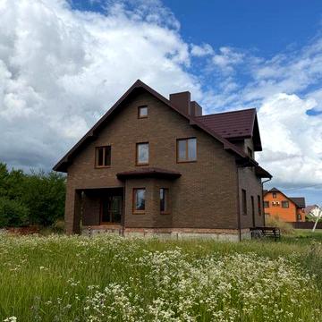 Продаж  будинку з гаражем за 10 хв від центру міста.