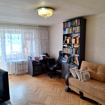 Продам 2х комнатную квартиру. Центр. Метро Университет.