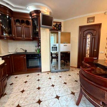 Продаж квартири 3-к 154м.кв. Острожського 55