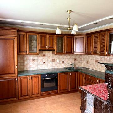 Продаються 2 будинки на одній земельній ділянці