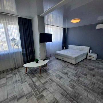 1-кімнатна квартира-студія • вул. Абалмасова, 7 • 48 м² • метро Лівобережна, є Генератор на ЛІФТ