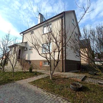 Продам будинок в місті , супер - місце!