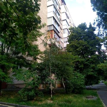 1 кiм. Зодчих 40, ТЦ Апрель, конечная 3 трамвая.
