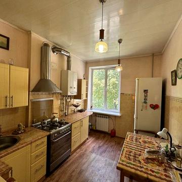Продам классную 2 х комнатную Сталинку по ул.Запорожской