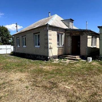 Продається доглянутий будинок 68,4 м² із земельною ділянкою 15 соток