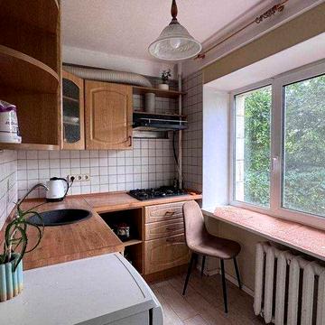 Продаж 3-кімнатної квартири вул. Кирилівська 115-2