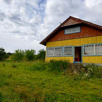 Продаж будинку та 0.72 га землі в Карпатах, біля курорту Плай