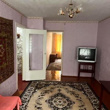 Продам 2-кімнатну квартиру в районі 6 школи.