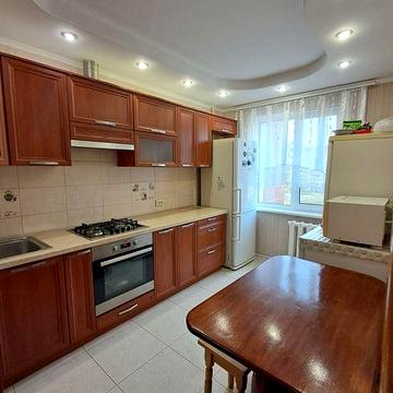 Продам 3ох кімнатну квартиру Митниця