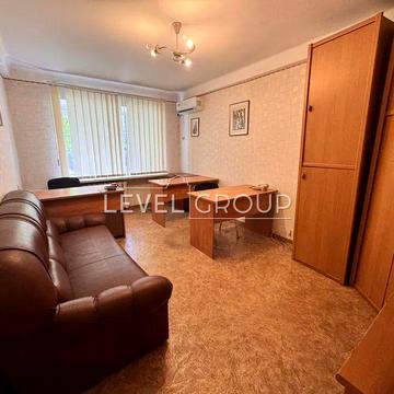 Продам 1-к квартиру в ЦЕНТРІ Києва вул.Богдана Хмельницького,88-92 під офіс/житло