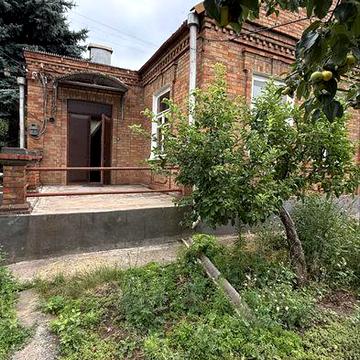 Продаю дом центрально - городской район 6 комнат улица Украинская 52 Просторный дом 158 м² с садом и 2 гаражами