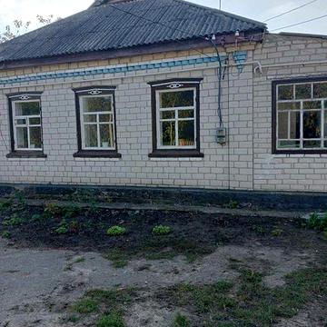 Продаж будинку в селі.