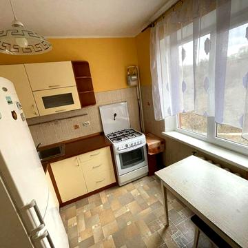 Оренда 3кімнатної квартири на Зарічанській.Окремі кімнати.Затишна.Повністю укомплектована.