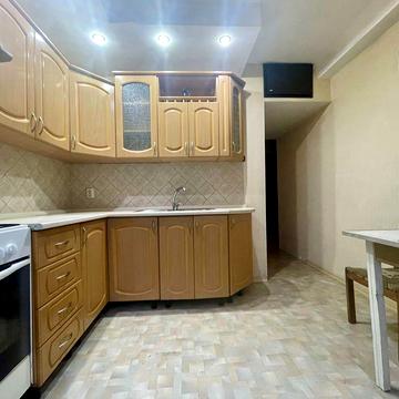 Продаж 2к квартири метро Лісова Шолом Алейхема Лісовий масив газ 2 поверх