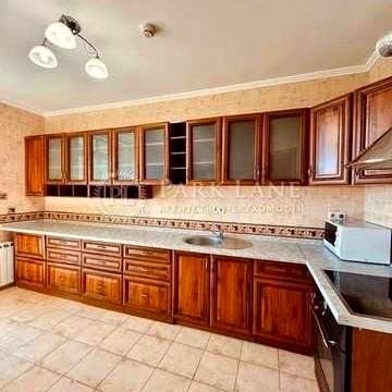 Продаж 3-к квартири в Голосіївському районі
