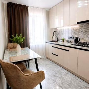 ПРОДАМ стильну 2-кімнатну квартиру в самому центрі м.Самар, район ТЦ "Україна".